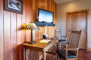 Gallatin River Lodge