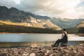 Gallatin River Lodge