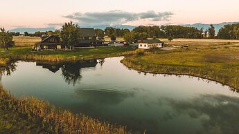 Gallatin River Lodge