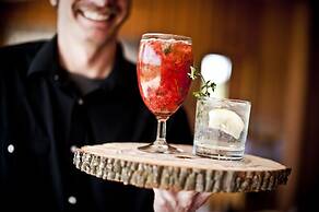 Gallatin River Lodge