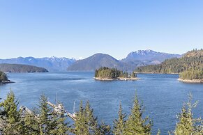 West Coast Wilderness Lodge