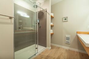 West Coast Wilderness Lodge