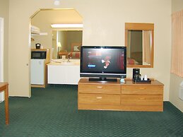 Holland Inn and Suites