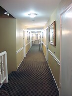 Holland Inn and Suites
