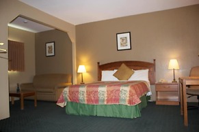 Holland Inn and Suites