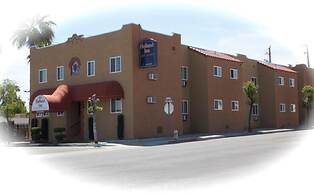 Holland Inn and Suites