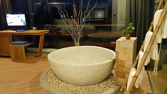 Chez Moi Suite and Spa