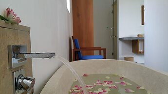 Chez Moi Suite and Spa