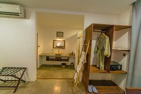 Chez Moi Suite and Spa