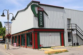 Holiday Inn Express & Suites Oshawa Downtown - Toronto Area by IHG