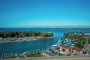 Buffalo Marriott at LECOM HARBORCENTER