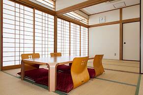 Shin-Osaka Youth Hostel