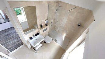 Refresh Boutique Apartments