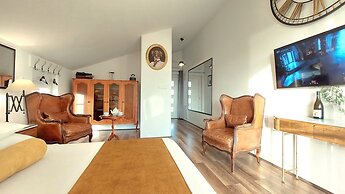 Refresh Boutique Apartments