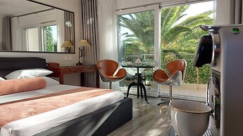 Refresh Boutique Apartments