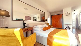 Refresh Boutique Apartments