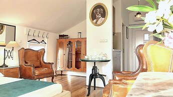 Refresh Boutique Apartments