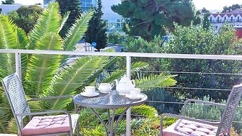 Refresh Boutique Apartments