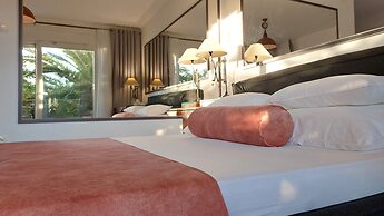 Refresh Boutique Apartments