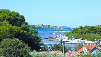 Refresh Boutique Apartments