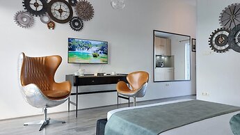 Refresh Boutique Apartments