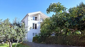 Refresh Boutique Apartments