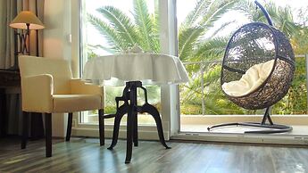 Refresh Boutique Apartments