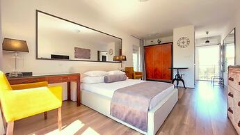 Refresh Boutique Apartments