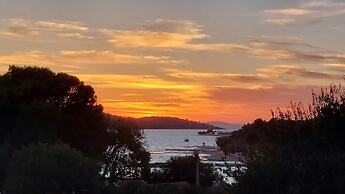 Refresh Boutique Apartments