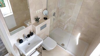 Refresh Boutique Apartments