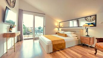 Refresh Boutique Apartments