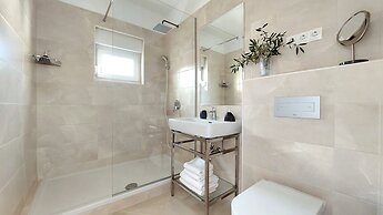 Refresh Boutique Apartments