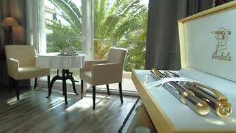 Refresh Boutique Apartments