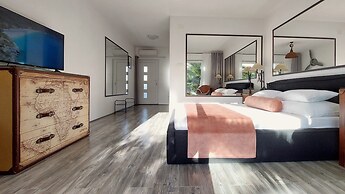 Refresh Boutique Apartments