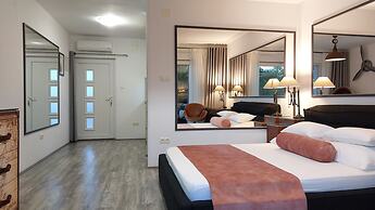 Refresh Boutique Apartments