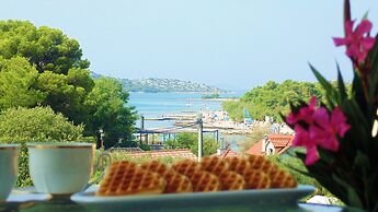 Refresh Boutique Apartments