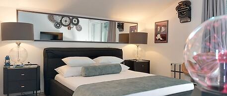 Refresh Boutique Apartments