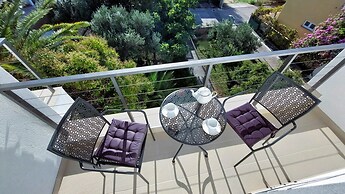 Refresh Boutique Apartments