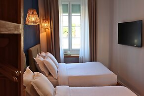 Hotel De La Mer