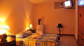 HOTEL PELICAN BAY INN