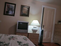 Kelowna Okanagan Lake Hostel