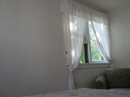 Kelowna Okanagan Lake Hostel