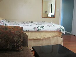 Kelowna Okanagan Lake Hostel