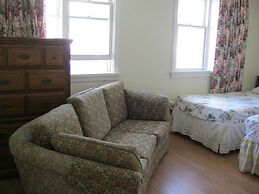 Kelowna Okanagan Lake Hostel