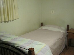 Kelowna Okanagan Lake Hostel