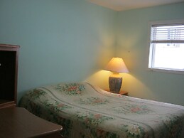 Kelowna Okanagan Lake Hostel