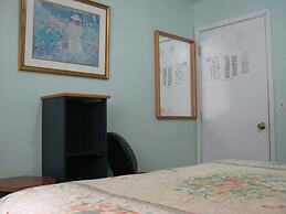 Kelowna Okanagan Lake Hostel