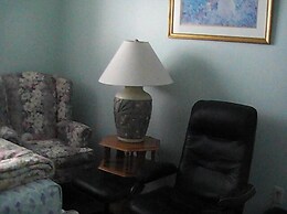 Kelowna Okanagan Lake Hostel