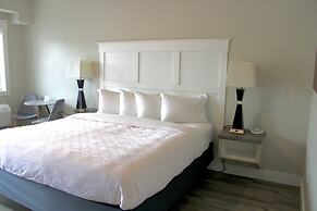 Empire Lakeshore Inn