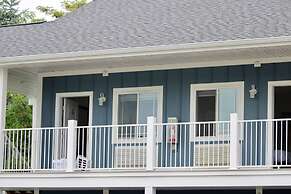 Empire Lakeshore Inn